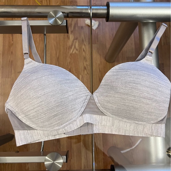 Hanes bra New - Picture 1 of 2
